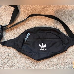Adidas Like new waist pack- Black